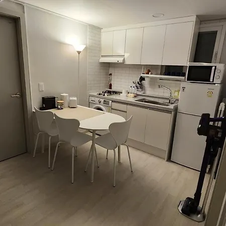 Middle Option Two-Room, Exclusive Use, Public Transportation 4 Minutes Away